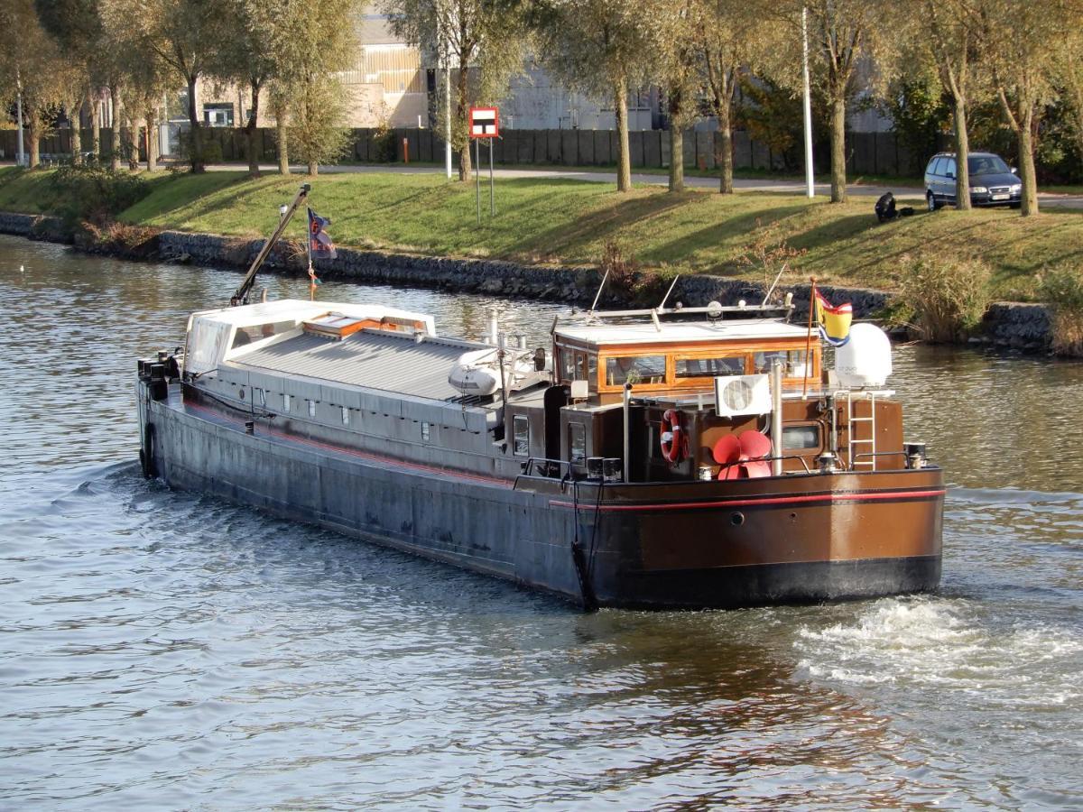 Blackpearl Boat&breakfast